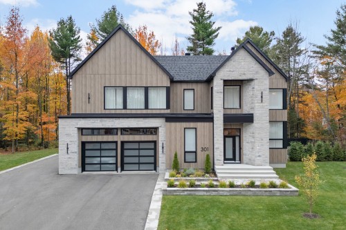 301 Rue Séguin  Saint-Colomban, QC J5K 1W1