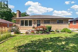 34 ALGONQUIN CRESCENT  London East (East O), ON N5W 1N4
