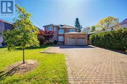 261 MCKEE AVENUE Toronto, ON M2N 4E2