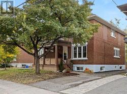 208 HOLLAND AVENUE  Ottawa, ON K1Y 0Y5