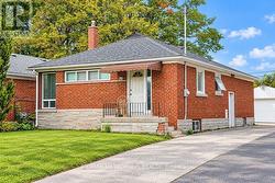 46 MIRAMAR CRESCENT Toronto, ON M1J 1R4