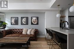 21 - 11 NIAGARA STREET Toronto, ON M5V 1C2