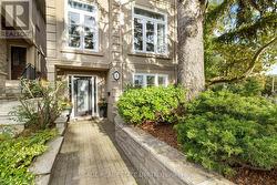 1 CALDOW ROAD  Toronto, ON M5N 2P4