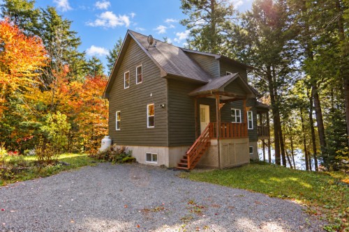 Front of Structure - 48 Ch. Williams, Gore, QC 