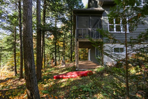 Back of Structure - 48 Ch. Williams, Gore, QC 