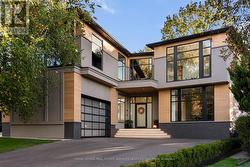 7 COLCHESTER COURT  Toronto, ON M9A 4S5