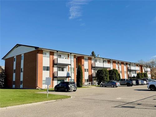 206 1583 26th Street  Brandon, MB R7B 2M3
