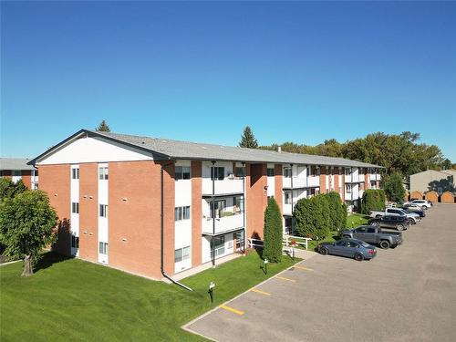 206 1583 26th Street  Brandon, MB R7B 2M3