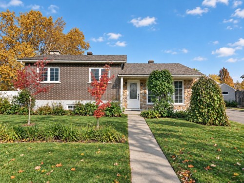 88 Rue Bruchési  Blainville, QC J7B 1C6