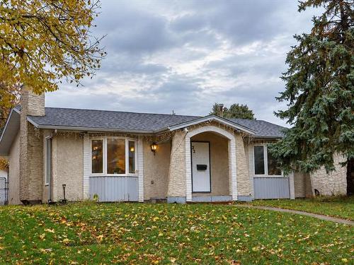 22 Lakedale PL  Winnipeg, MB R3T 4L2