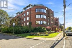 401 - 959 NORTH RIVER ROAD  Ottawa, ON K1K 3V3