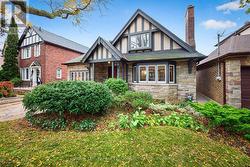 27 VERBENA AVENUE  Toronto, ON M6S 1E6