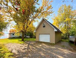 18 LAKEVIEW BOULEVARD Kawartha Lakes (Little Britain), ON K0M 2C0
