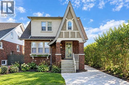 1917 ONEIDA COURT  Windsor, ON N8Y 1T1