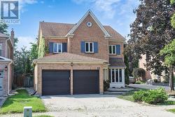 63 BAYNARDS LANE Richmond Hill, ON L4C 9B6