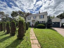 46 BROADWAY Street Kensington, PE C0B 1M0