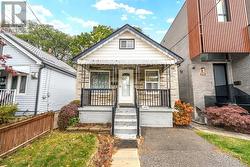 140 BARKER AVENUE Toronto, ON M4C 2P1