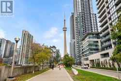 2012 - 15 ICEBOAT TERRACE Toronto, ON M5V 4A5