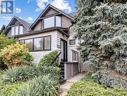 1810 DUNDAS STREET E Toronto, ON M4L 1M3