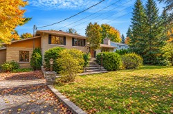 33 Rue Lakeview Baie-D'Urfé, QC H9X 3A9