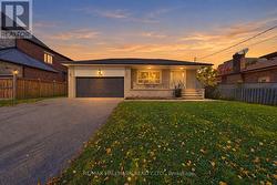 198 WELDRICK ROAD W Richmond Hill, ON L4C 3V3