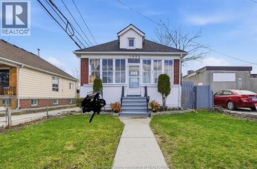 1023 HALL AVENUE  Windsor, ON N9A 2M6