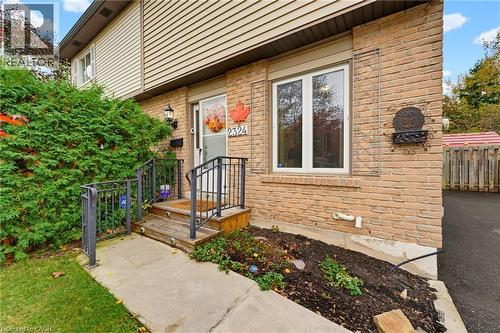 2324 MIDDLESMOOR Crescent  Burlington, ON L7P 3X7