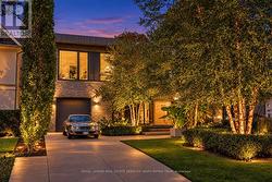 442 HEATH STREET E  Toronto, ON M4G 1B5