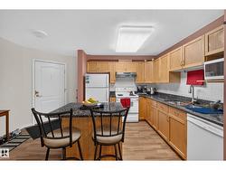 #105 10421 42 AV NW  Edmonton, AB T6A 7C8