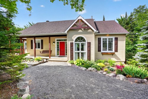 19 Rue des Gemmes  Sainte-Marguerite-Du-Lac-Masson, QC J0T 2N0