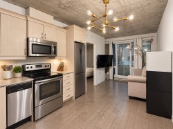 208-1205 Rue MacKay Montréal (Ville-Marie), QC H3G 0C5
