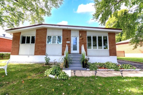 186 Rue Melrose  Châteauguay, QC J6J 2B2