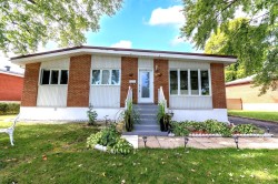 186 Rue Melrose Châteauguay, QC J6J 2B2