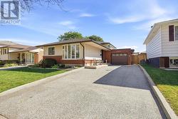 2432 CYPRUS AVENUE  Burlington, ON L7P 1G6