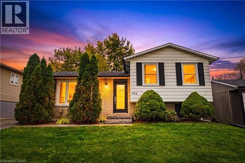 429 LIMERIDGE Road W  Hamilton, ON L9C 2V6