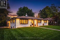 915 TANAGER AVENUE  Burlington, ON L7T 2Y1