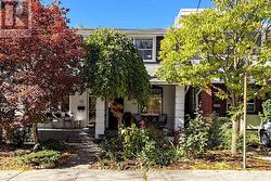 74 EAST LYNN AVENUE  Toronto, ON M4C 3X2