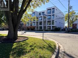 301 - 722 MARLEE AVENUE  Toronto, ON M6B 3J7
