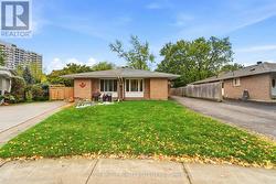 1916 REISS COURT  Mississauga, ON L5J 3S3