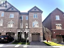 62 GORDON CIRCLE Newmarket, ON L3Y 0C9