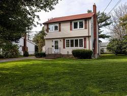 37 Lawson Avenue  Dartmouth, NS B2W 2Z2