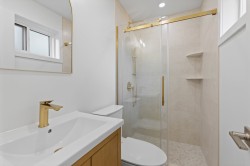 Salle de bains attenante à la CCP - 