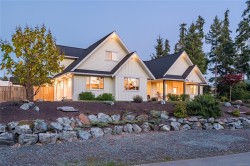 7371 Lakefront Dr Lake Cowichan, BC V0R 2G1