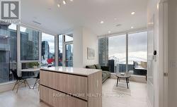 1916 - 35 MERCER STREET  Toronto, ON M5V 1H2