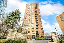 1605 - 265 RIDLEY BOULEVARD  Toronto, ON M5M 4N8