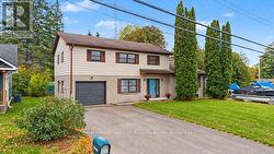 13 EAST ROAD  Lake Of Bays (Mclean), ON P0B 1A0