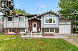 5 BROOKS Circle  Smithville, ON L0R 2A0