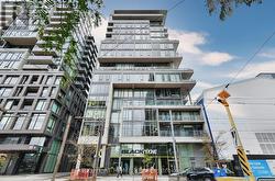 422 - 95 BATHURST STREET  Toronto, ON M5V 0H7