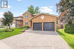 186 FERNDALE DRIVE S  Barrie, ON L4N 8A1