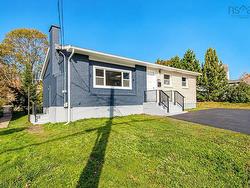 171 Renfrew Street  Dartmouth, NS B2Y 2M4
